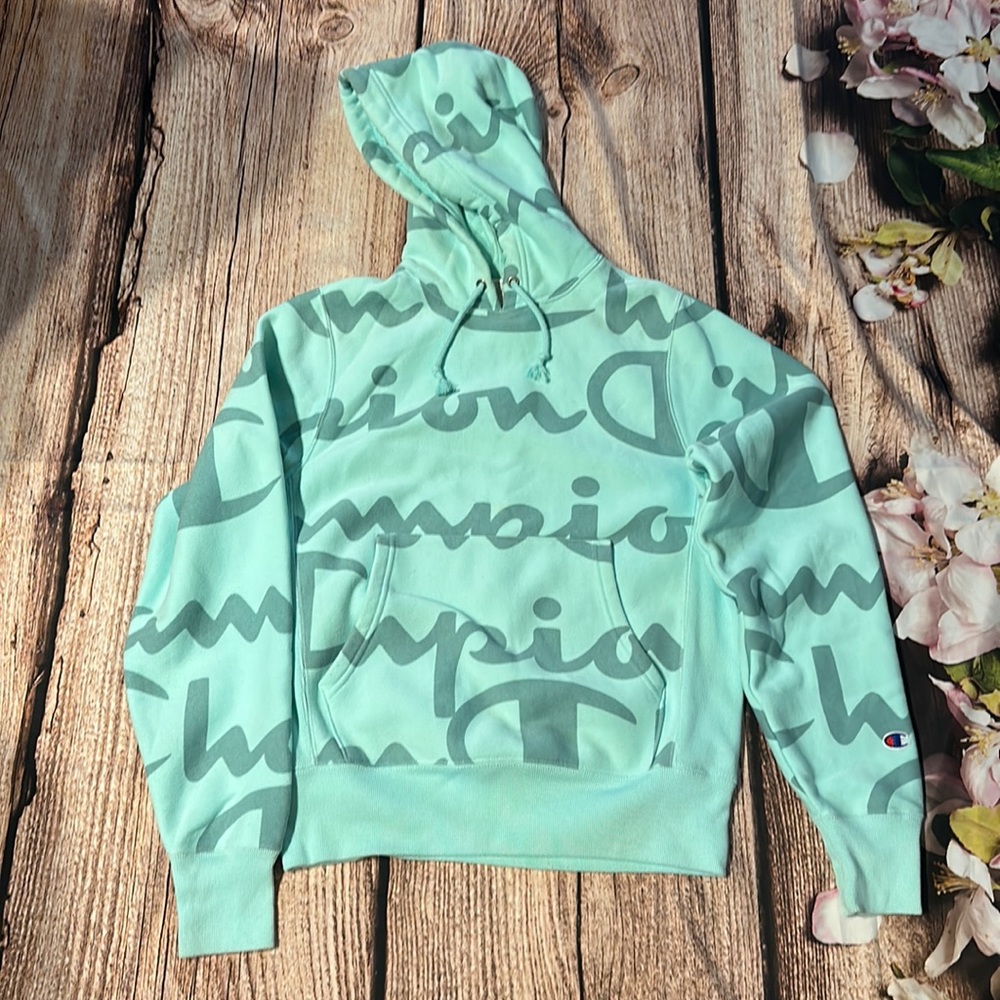 Guess Hoodie.